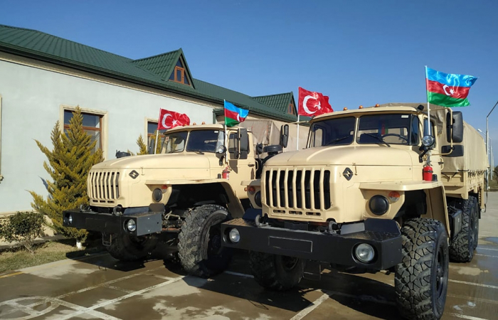 Azerbaijan`s Defense Ministry continues delivering aid to Türkiye