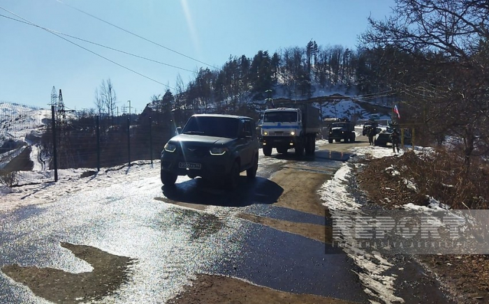   Heute passierten 60 Fahrzeuge von Friedenstruppen ungehindert die Straße Khankendi-Latschin  