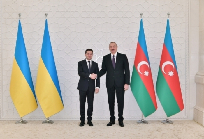   Ukrainischer Präsident telefoniert mit dem Präsidenten Ilham Aliyev  