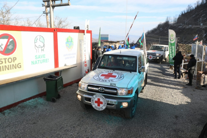   Seven ICRC vehicles pass freely along Lachin-Khankendi road   