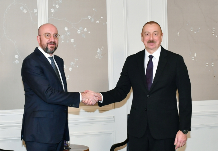   Präsident Ilham Aliyev trifft sich mit dem Präsidenten des Europäischen Rates in München  