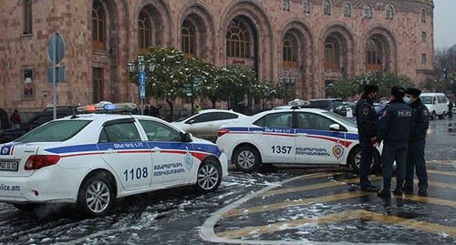    İrəvanda polis rəisi rüşvətə görə çıxarıldı,    vəkilləri döydü      