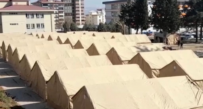    FHN Kahramanmaraşda daha 3 ünvanda çadır şəhərcikləri qurub -    FOTOLAR      