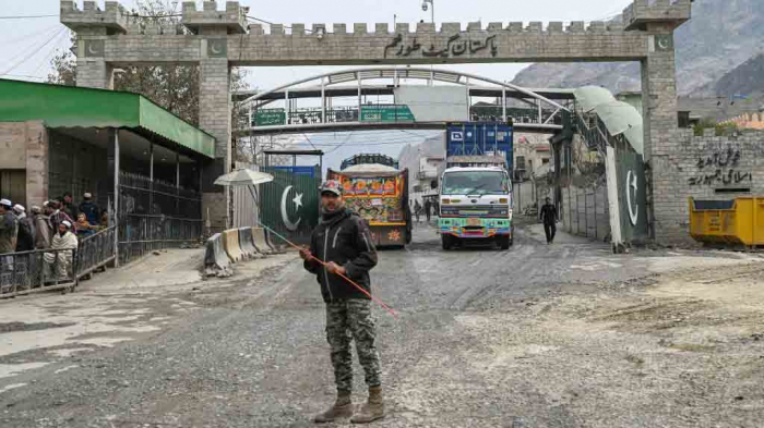 Main Afghan-Pakistani border crossing closed, residents report gunfire