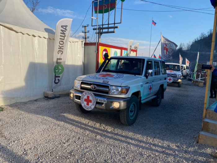   Seven ICRC vehicles pass freely through protest area on Lachin-Khankendi road  