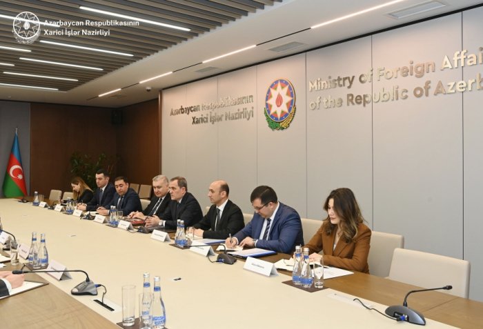    "Azərbaycan sülh sazişi mətni üzrə şərhlərin mübadiləsini həyata keçirir"   