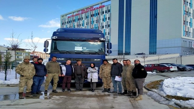    Öz yük maşını ilə Azərbaycandan Malatyaya dərman apardı   