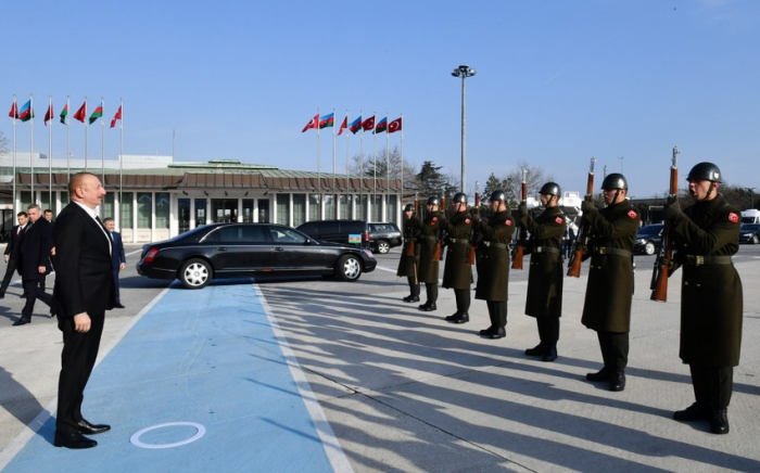 Geschäftsreise von Präsident Ilham Aliyev in der Türkei ist zu Ende - FOTOS