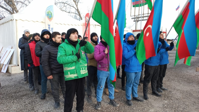   Friedliche Proteste aserbaidschanischer Öko-Aktivisten auf der Latschin-Chankendi-Straße gehen weiter  