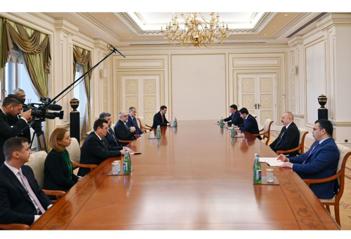  President Ilham Aliyev receives delegation of Romanian Parliament 