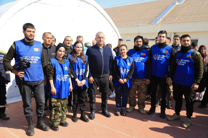  Turkish FM meets with Azerbaijani volunteers in quake-hit Kahramanmaras 