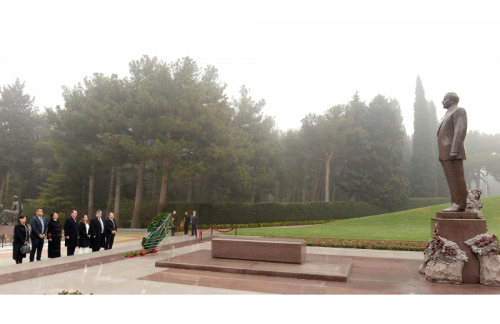 Mexican parliamentarians pay respect to national leader Heydar Aliyev and Azerbaijani martyrs