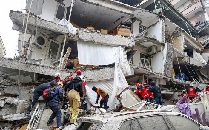       Türkiyədə zəlzələ:    Ölənlərin sayı 43 556 nəfərə çatdı   