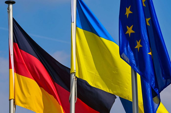       Alman politoloq:    “Berlinin Ukrayna münaqişəsinə müdaxilə etmək hüququ var”   