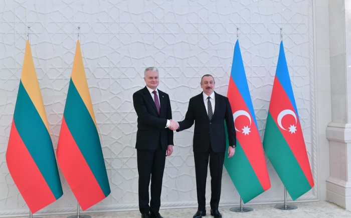 Prezident litvalı həmkarını təbrik edib Prezident litvalı həmkarını təbrik edib