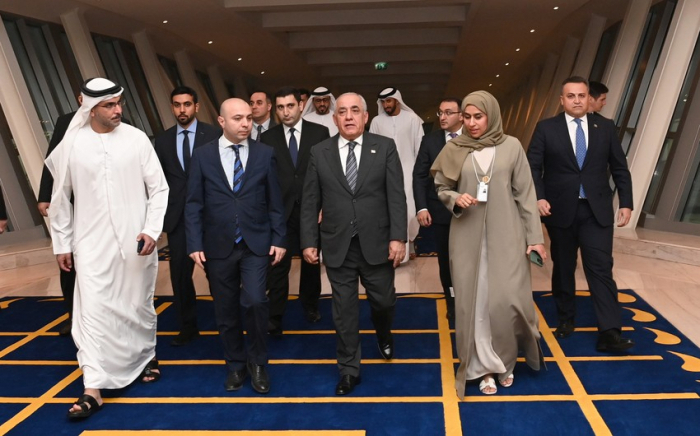  Le Premier ministre azerbaïdjanais arrive aux EAU pour une visite de travail 