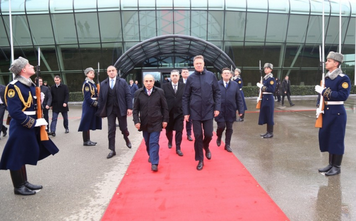   Finaliza la visita oficial del presidente de Rumanía a Azerbaiyán  
