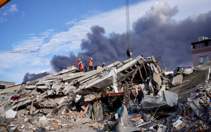 El número de muertos por los terremotos en Türkiye llega a 22.327