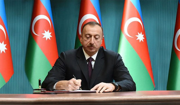  Presidente de Azerbaiyán premia a quienes participaron en la prevención del acto terrorista contra la Embajada en Irán 