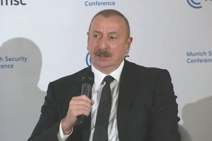 İlham Əliyevin aparıcını və Paşinyanı danlaması Türkiyə mediasında - Video İlham Əliyevin aparıcını və Paşinyanı danlaması Türkiyə mediasında - Video