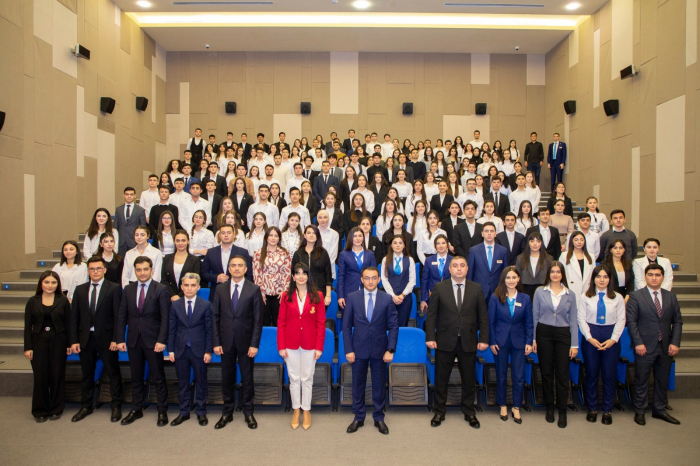 Dövlət Agentliyinin sədri ASAN könüllüləri ilə görüşüb