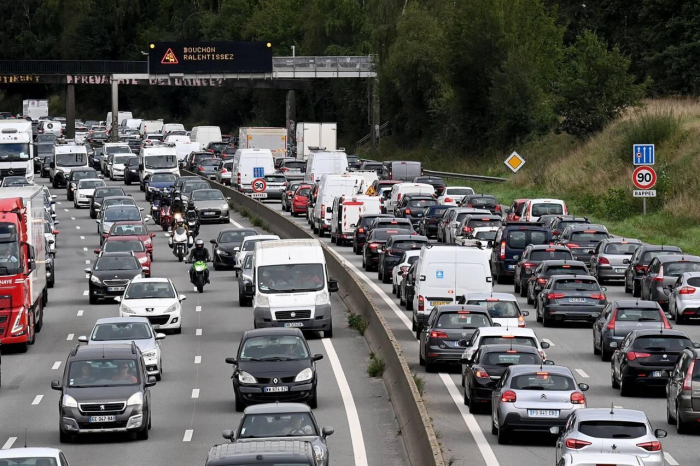 Automobile : le Parlement européen vote la fin des moteurs thermiques en 2035