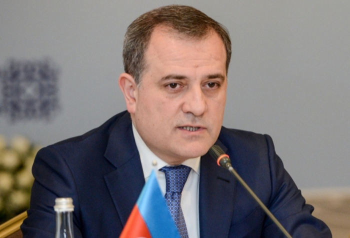  Le chef de la diplomatie azerbaïdjanaise arrive en Égypte 
