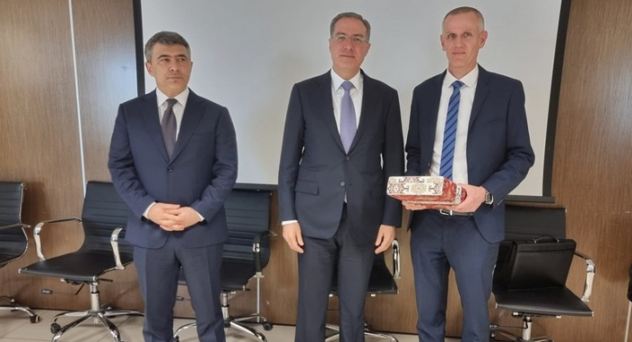    Prezidentin köməkçisi və nazir İsrailə getdi -    FOTO      
   