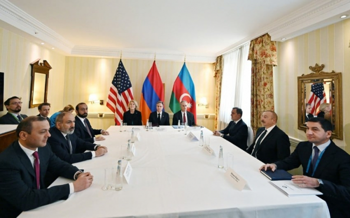   Treffen von Präsident Ilham Aliyev mit dem US-Außenminister und dem Premierminister Armeniens  