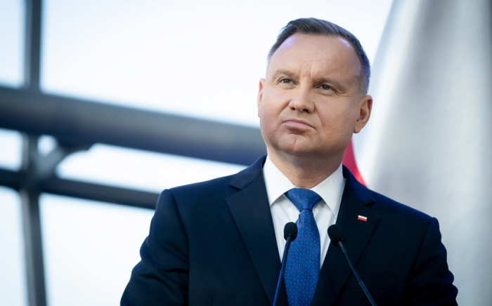       Duda:    "Kiyev təkbaşına özünü qoruya bilməyəcək"   