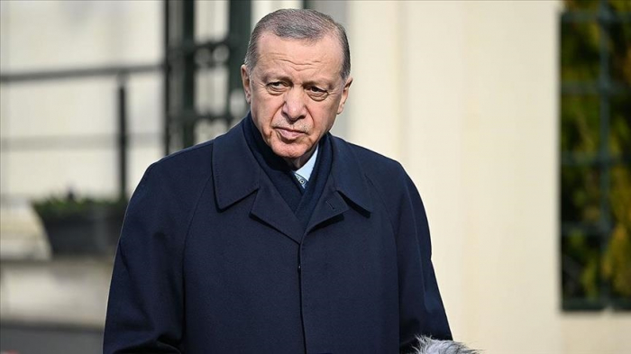 Türkiye/Séisme: Erdogan se rend au siège de l