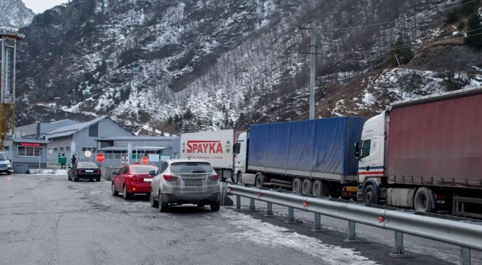    Ermənistanın    1500 yük maşını sərhəddən buraxılmır   