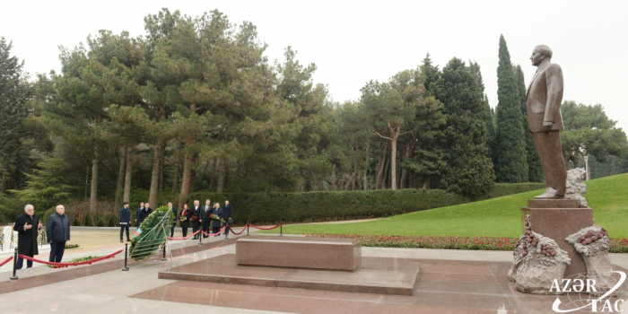 GNAT delegation visits Alley of Honors and Alley of Martyrs in Baku