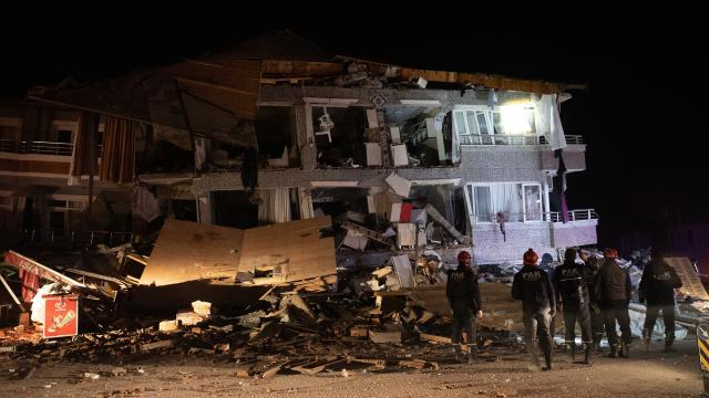    Hatay zəlzələsində ölənlərin sayı 6-ya çatıb -  YENİLƏNİB   