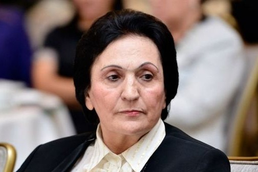 "Aydan arı, sudan duruyam" - Ona cadu edildiyini deyən rektor danışdı "Aydan arı, sudan duruyam" - Ona cadu edildiyini deyən rektor danışdı