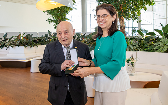    Ömər Eldarova “Əmək” ordeni təqdim olundu    