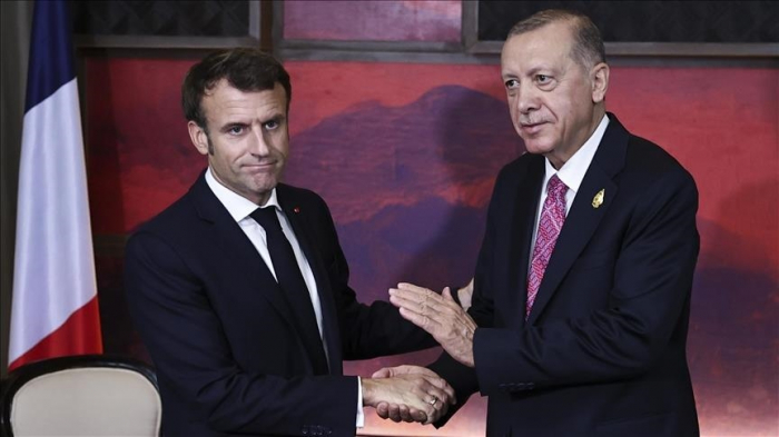   Macron présente ses condoléances à Erdogan en raison des séismes  