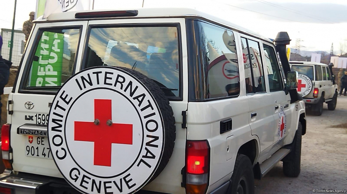   Les véhicules du CICR circulent librement sur la route Latchine-Khankendi  