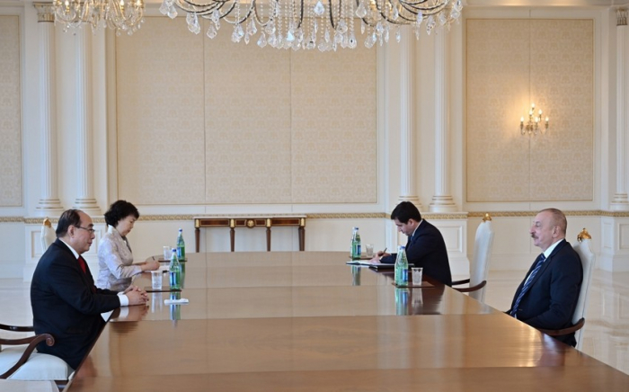 Prezident: "Pandemiyada Çinin Azərbaycana vaksinlər ayırması dostluğumuzun bariz nümunəsidir"
Prezident: "Pandemiyada Çinin Azərbaycana vaksinlər ayırması dostluğumuzun bariz nümunəsidir"