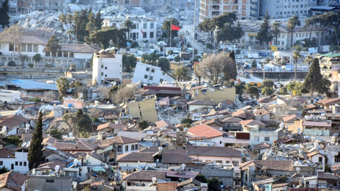 Türkiyənin zəlzələ olan bölgələrində    309 min    ev tikiləcək  
