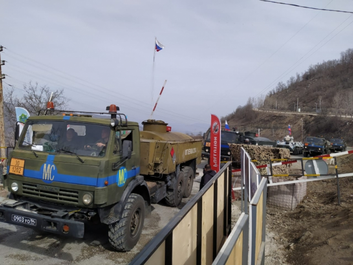 Tank trucks of Russian peacekeepers pass along Lachin-Khankendi road without hindrance