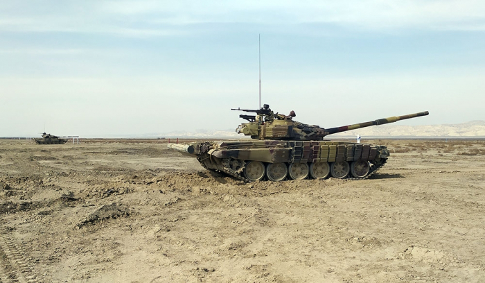 Tank bölmələrinin döyüş hazırlığı yoxlanılıb
Tank bölmələrinin döyüş hazırlığı yoxlanılıb