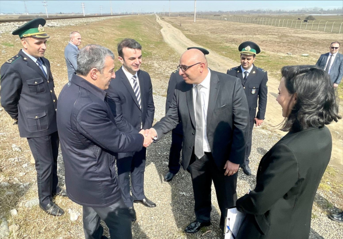 US official visits Azerbaijani-Iranian border 