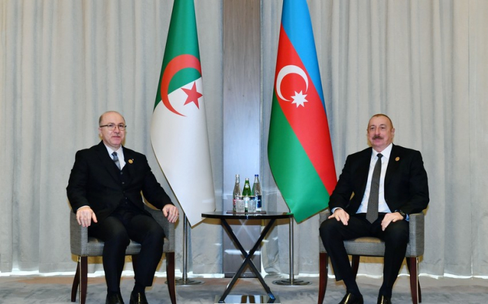   Präsident von Aserbaidschan traf mit dem Premierminister von Algerien zusammen  