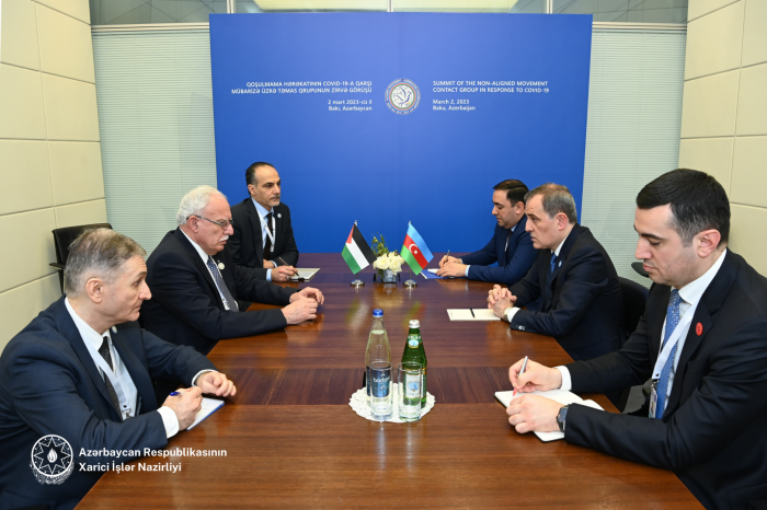 FM Jeyhun Bayramov meets with his Palestinian counterpart