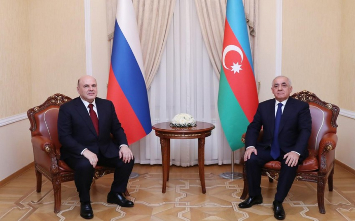   El primer ministro de Azerbaiyán felicitó al primer ministro de Rusia  