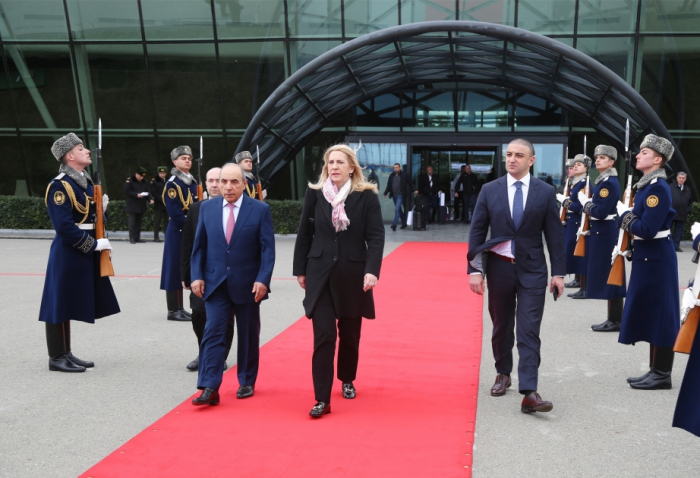 Zeljka Cvijanovic termine sa visite en Azerbaïdjan