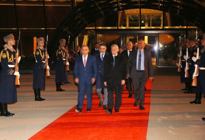 Iraqi President completes his visit to Azerbaijan