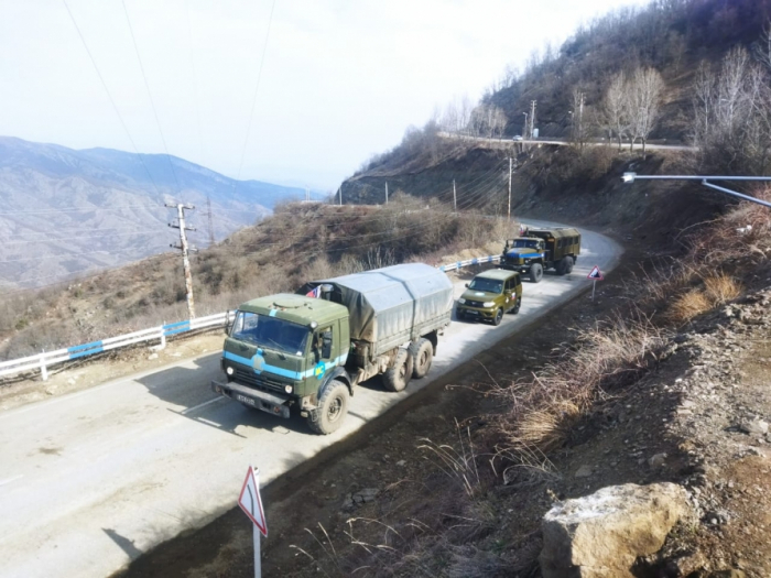   Lachin-Khankendi road: 8 more vehicles of Russian peacekeepers pass through protest area without hindrance  