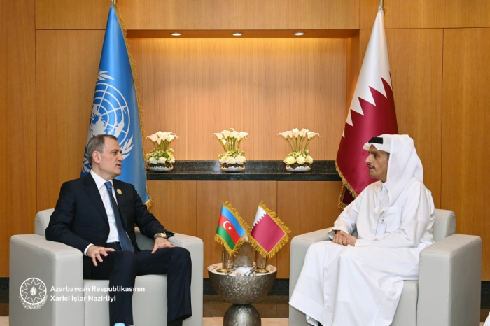 Azerbaijani FM discuss bilateral ties with his counterpart from Qatar